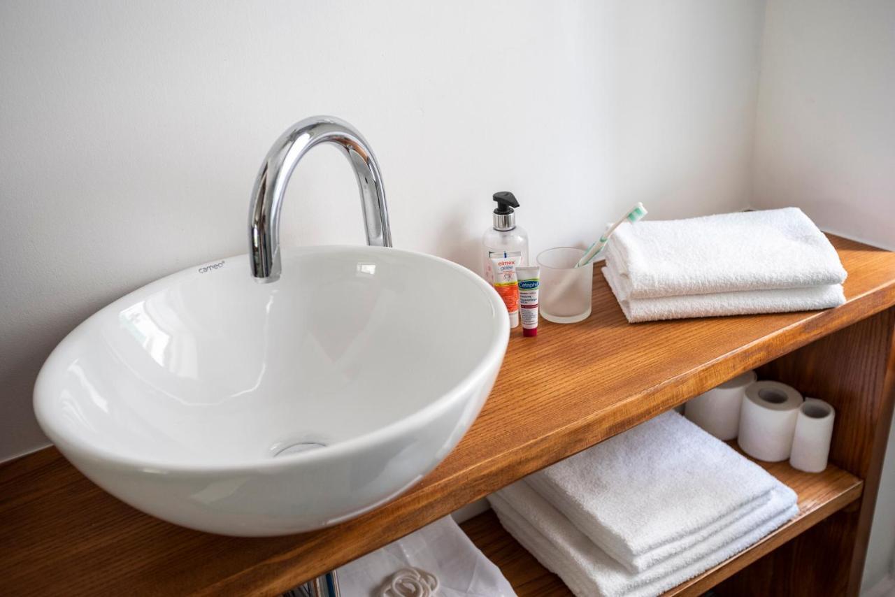 Guesthouse Nina Kastel Novi ภายนอก รูปภาพ