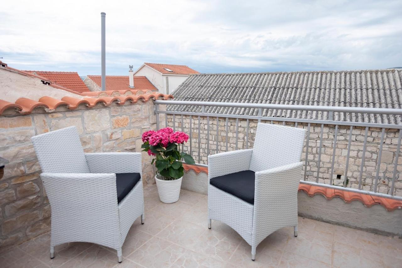 Guesthouse Nina Kastel Novi ภายนอก รูปภาพ