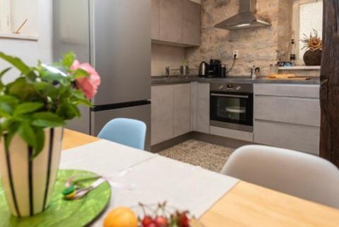 Guesthouse Nina Kastel Novi ภายนอก รูปภาพ